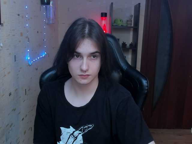 Live sex webcam photo for hornyyponyy #282811356