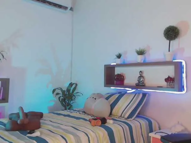 Live sex webcam photo for hot-addiction #272752076