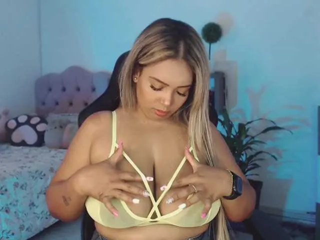 Live sex webcam photo for hot-addiction #273523385