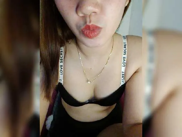 Live sex webcam photo for hot-attitude #272329618