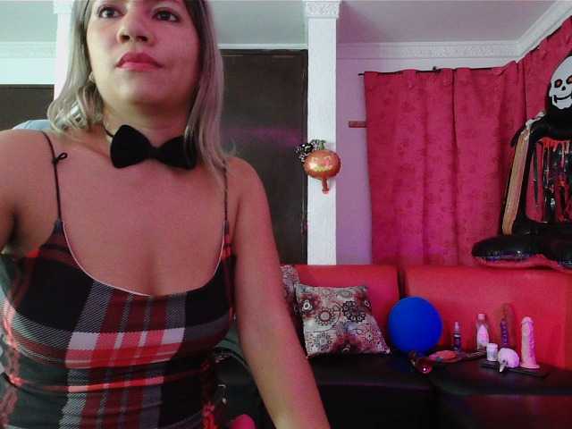 Live sex webcam photo for hot-sexy-bunny #276574760