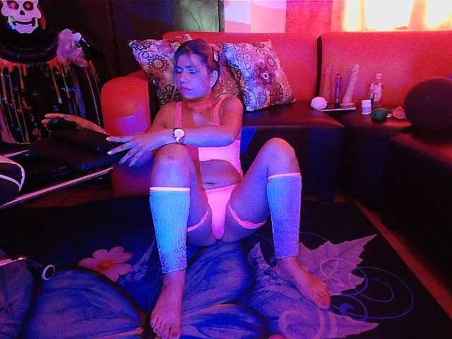 Live sex webcam photo for hot-sexy-bunny #276580570