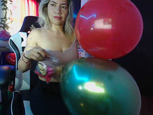 Live sex webcam photo for hot-sexy-bunny #276913497