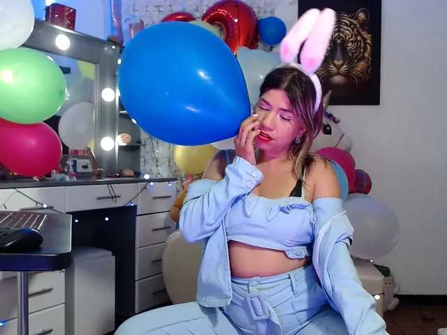 Live sex webcam photo for hot-sexy-bunny #290959955