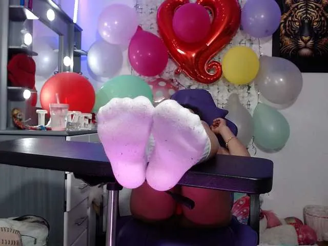 Live sex webcam photo for hot-sexy-bunny #291250918