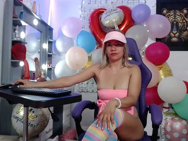 Live sex webcam photo for hot-sexy-bunny #291351359