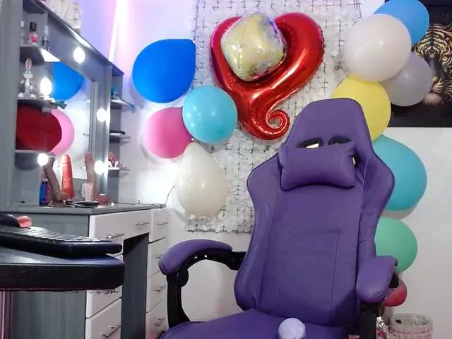 Live sex webcam photo for hot-sexy-bunny #291474724