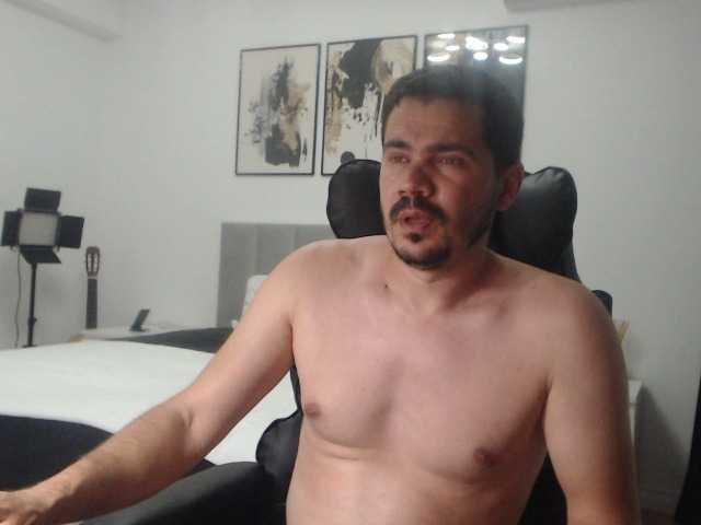 Live sex webcam photo for hotcristiano1 #278091065