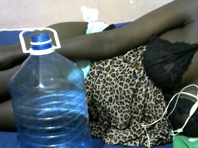 Live sex webcam photo for hotfah #276101467