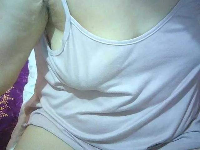 Live sex webcam photo for hotgrannyxx #276395390