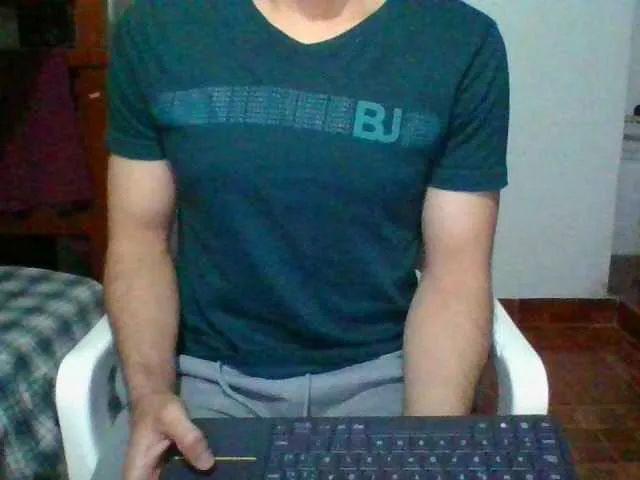 Live sex webcam photo for hotguy13 #273391724