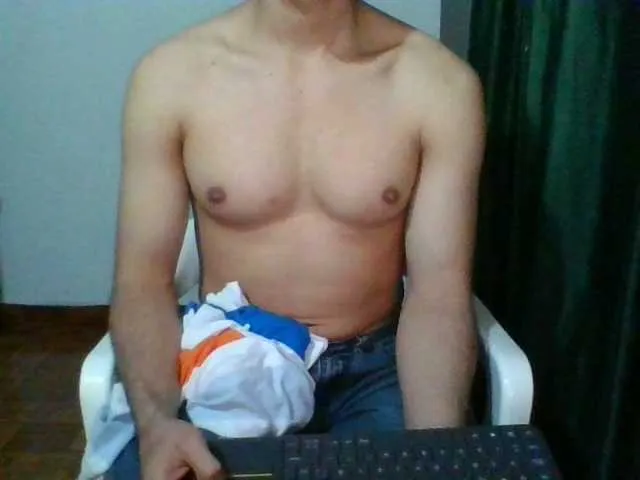 Live sex webcam photo for hotguy13 #273512048