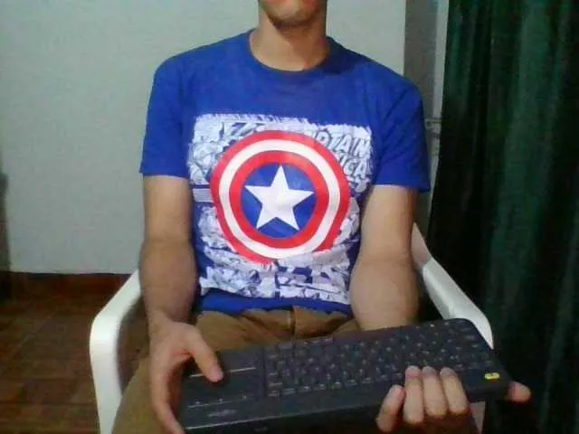 Live sex webcam photo for hotguy13 #273548519