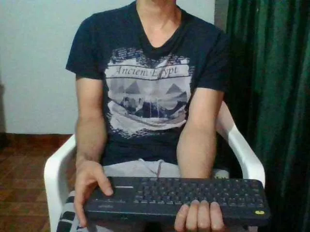 Live sex webcam photo for hotguy13 #273697540