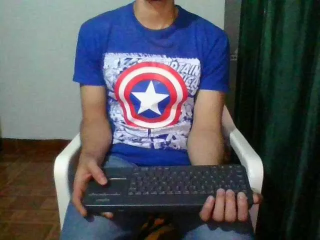 Live sex webcam photo for hotguy13 #273738661
