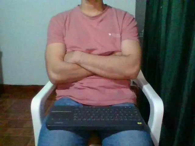 Live sex webcam photo for hotguy13 #273783829