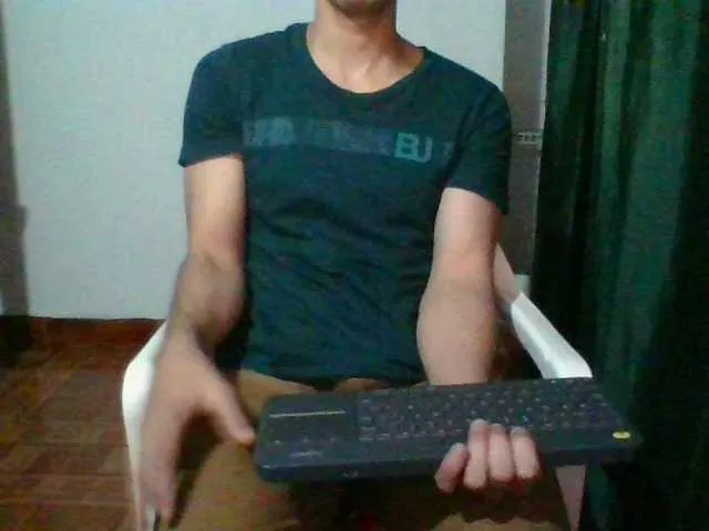 Live sex webcam photo for hotguy13 #273867071