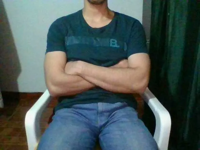 Live sex webcam photo for hotguy13 #273965922