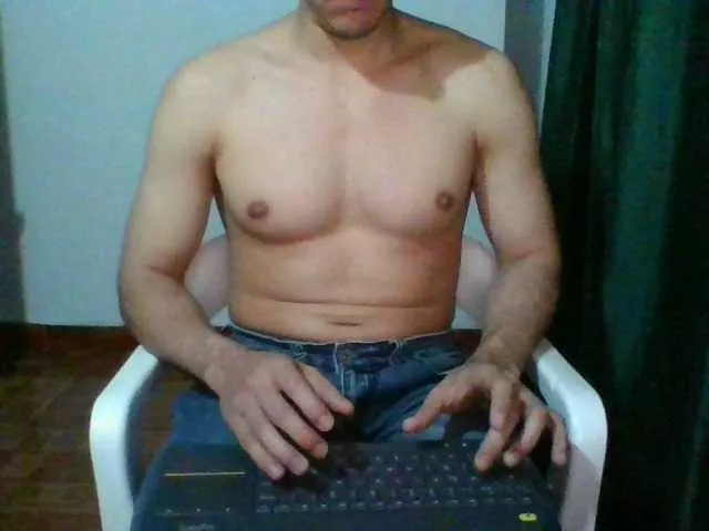 Live sex webcam photo for hotguy13 #274113732