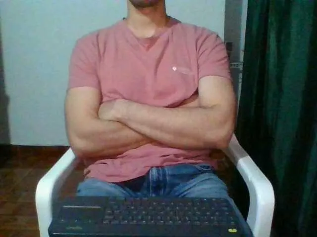 Live sex webcam photo for hotguy13 #274123911