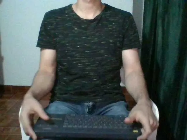 Live sex webcam photo for hotguy13 #274134842