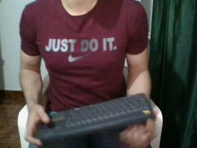Live sex webcam photo for hotguy13 #274173943
