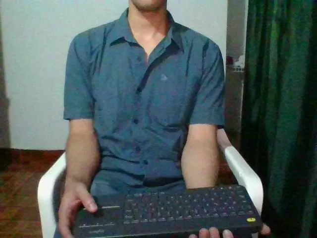 Live sex webcam photo for hotguy13 #274317614
