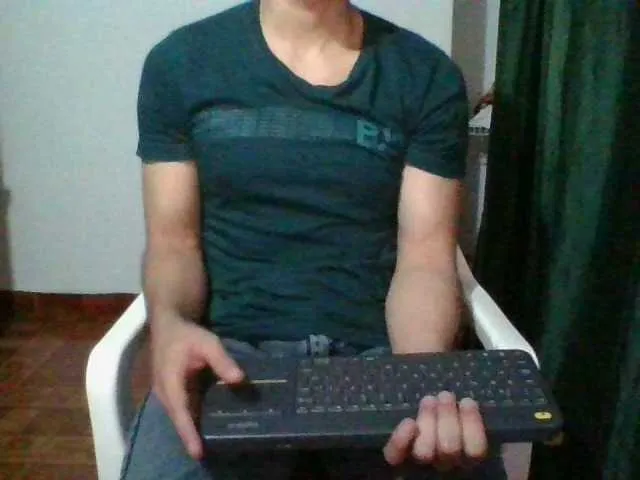 Live sex webcam photo for hotguy13 #274480207