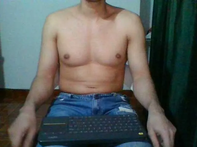 Live sex webcam photo for hotguy13 #274491599