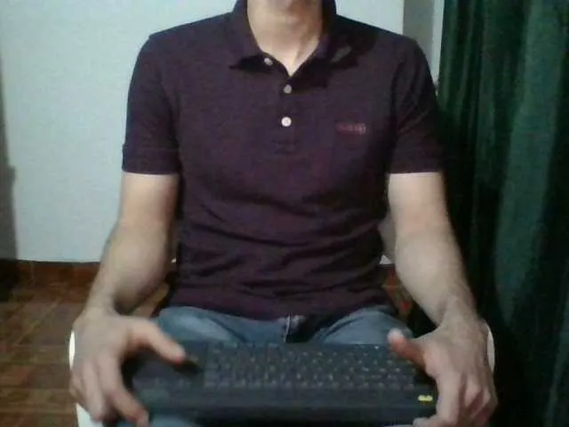 Live sex webcam photo for hotguy13 #274552441