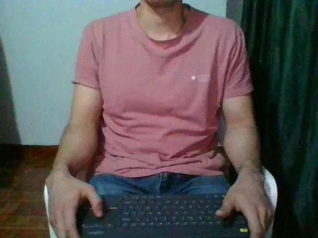 Live sex webcam photo for hotguy13 #274573733