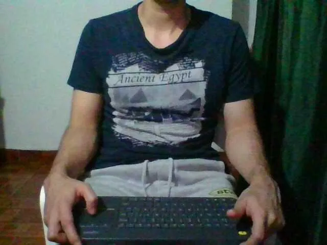Live sex webcam photo for hotguy13 #274634595