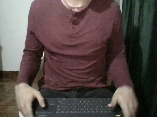 Live sex webcam photo for hotguy13 #275022725