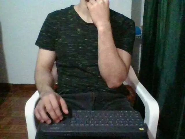 Live sex webcam photo for hotguy13 #275377031