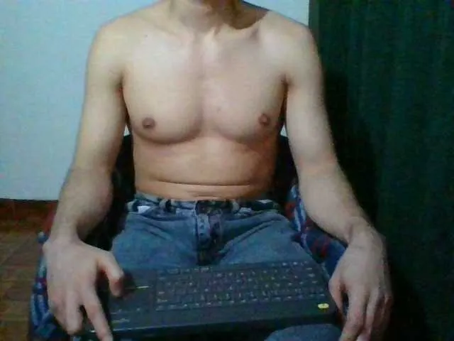 Live sex webcam photo for hotguy13 #275433614