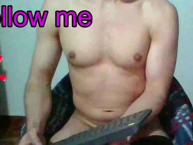 Live sex webcam photo for hotguy13 #275938730