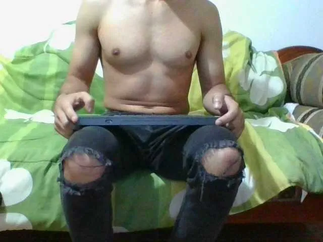 Live sex webcam photo for hotguy13 #276880241