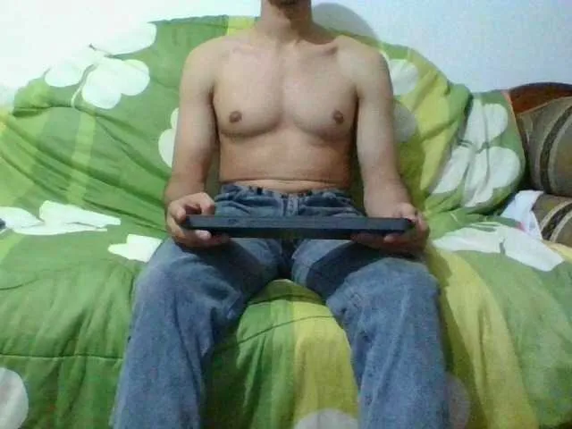 Live sex webcam photo for hotguy13 #276895486