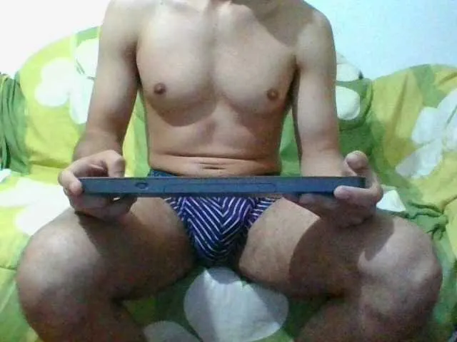 Live sex webcam photo for hotguy13 #276915329