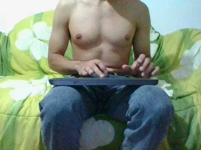 Live sex webcam photo for hotguy13 #276924729