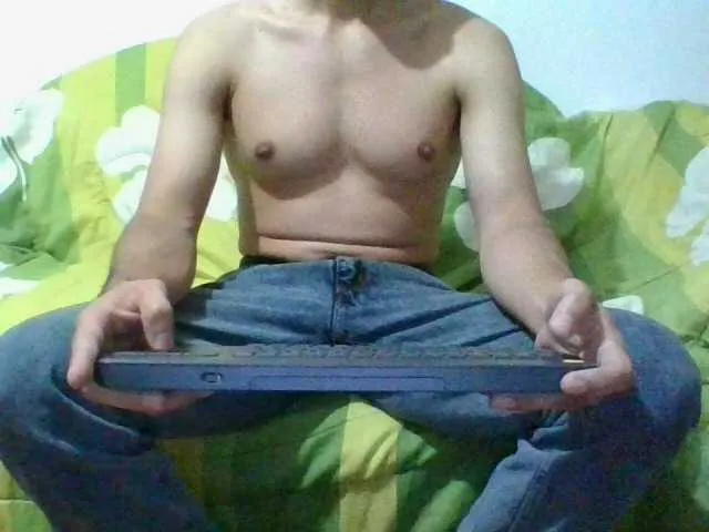 Live sex webcam photo for hotguy13 #276931785