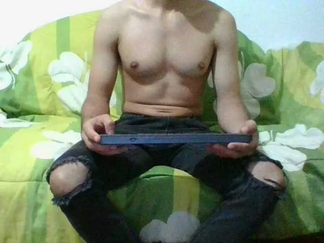 Live sex webcam photo for hotguy13 #276948847