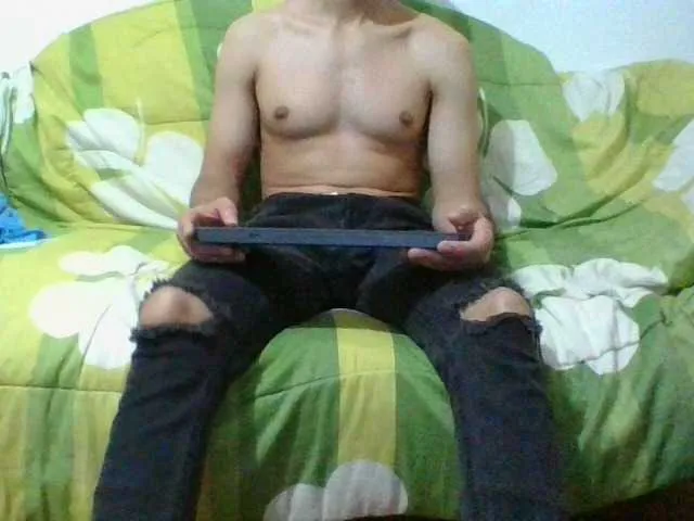 Live sex webcam photo for hotguy13 #276988065