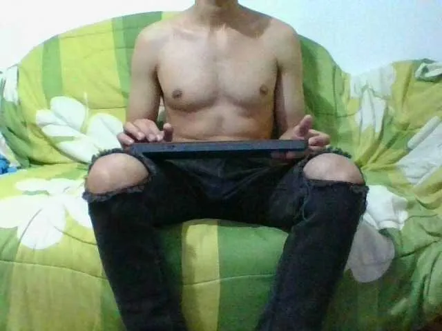 Live sex webcam photo for hotguy13 #277030252