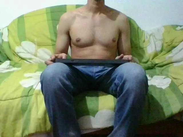 Live sex webcam photo for hotguy13 #277050082
