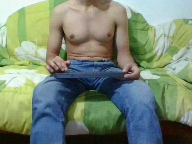 Live sex webcam photo for hotguy13 #277078648