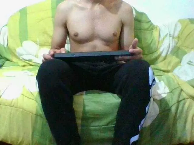 Live sex webcam photo for hotguy13 #277085572