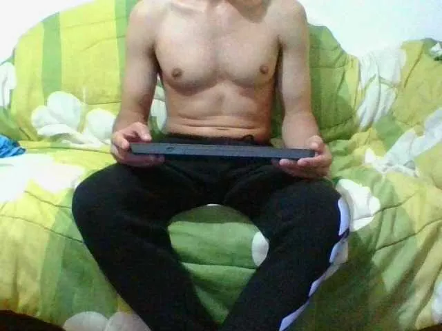 Live sex webcam photo for hotguy13 #277106552