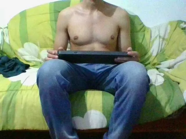 Live sex webcam photo for hotguy13 #277142571