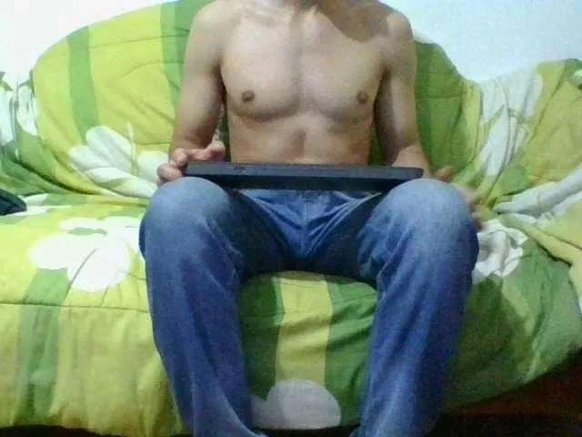 Live sex webcam photo for hotguy13 #277147732
